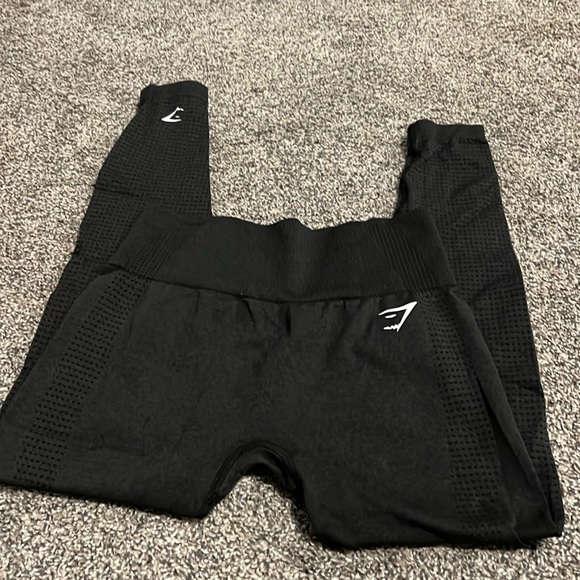 Gym shark leggings. - Picture 1 of 3